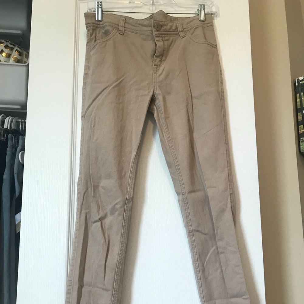 khaki pants